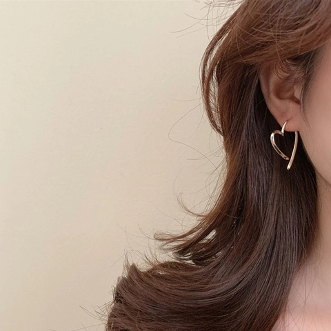 Franse Stijl Onregelmatige Hart Ring Oorbellen Voor Dames Minimalistische Vergulde Metalen Hartvormige Oorbellen Mode Sieraden