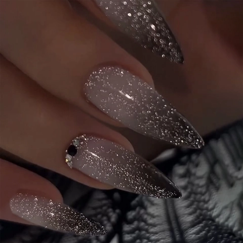 Unghie Press On Stiletto Lunghe Ombre Sfumate Viola Scuro Nero Glitter Argento Strass Scintillanti Per Donne Moda