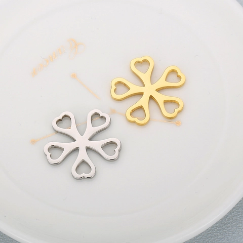 Stainless Steel Heart Shaped Hollow Flower Charms For DIY Jewelry Making Necklace Earring Pendants Simple Accessories