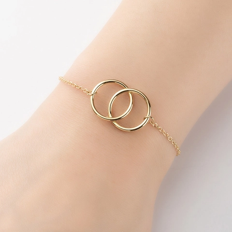 Bracciale A Doppi Anelli Incastrati In Acciaio Inossidabile Placcato Oro 18K Gioielli Geometrici Minimalisti Donna