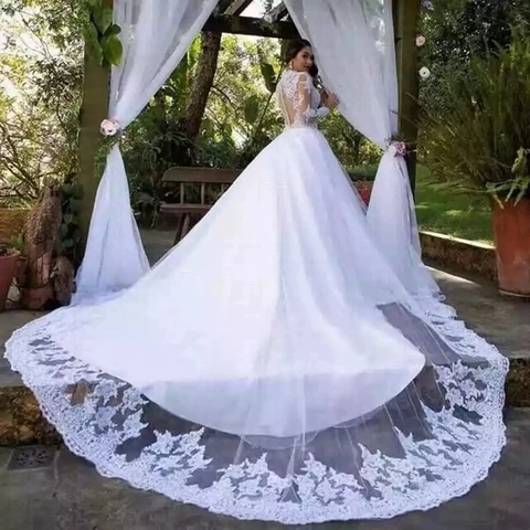 Elegante Witte Kant Trouwjurk Met Lange Mouwen Diepe V-Hals En Grote Sleep Bruidsjurk Voor Vrouwen