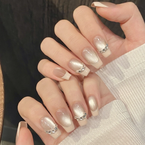 Handmade Champagne Cat Eye Press On Nails With Rhinestone Short Trapezoid Nude Pink Elegant Fake Nails For Women Party Daily Beauty Tool