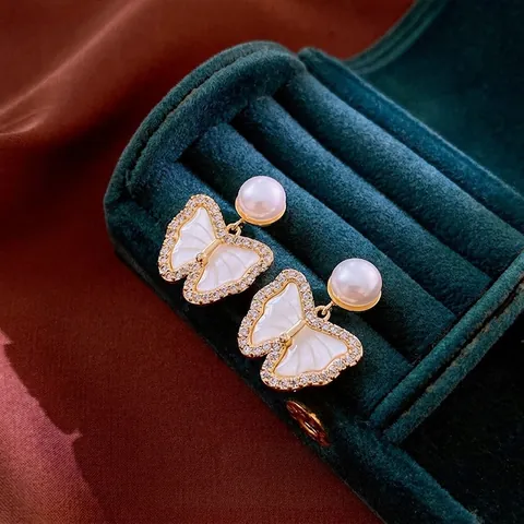 Elegante Schmetterling Künstliche Perlenohrringe Mit Zirkonia Mikropflaster Gold Plattiert Schmuck Für Damen Und Silbernen Ohrsteckern