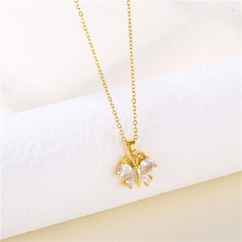 Collier Clavicule Pendentif Papillon Acier Inoxydable Placage Sous Vide Zircon Incrusté Simple Style Coréen Pour Femmes
