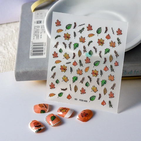 Autocollants Ongles Relief 5D Motif Feuille Érable Ginkgo Thème Automne Décalcomanies Auto-adhésives 3D Femmes Nail Art