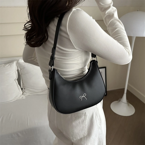 French Style PU Leather Underarm Hobo Bag With Metal Bow Decoration Crescent Shoulder Handbag For Women Casual Retro
