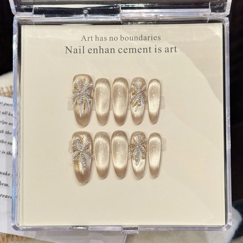 Uñas Postizas Hechas A Mano Stiletto Largo Cat Eye Lujo Brillo Con Decoración De Perlas Artificiales 3D Y Diamantes