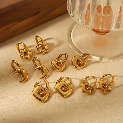 Pendientes De Aro Chapados En Oro De 18K Acero Inoxidable Impermeables Dijes De Corazón Estrella Luna Flor Para Mujeres