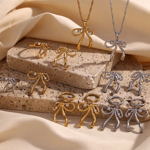 Collana Con Pendente A Fiocco Dolce Acciaio Inossidabile Placcato Oro 18K Con Strass Gioielli Da Donna