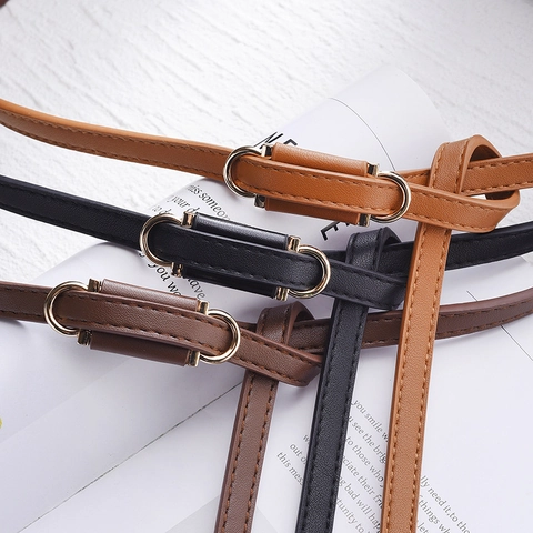 Cintura Sottile da Donna in Pelle PU Minimalista Urbana Semplice Elegante Fascia per Abito Con Fibbia in Lega Dorata Regolabile Senza Fori