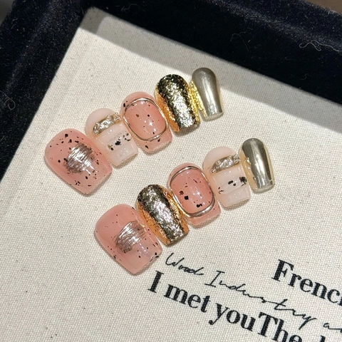 Unghie Finte da Incollare Francesi Fatte a Mano Foglia d'Acero Polvere Specchio Foglia Oro Strass Unghie Finte Donna