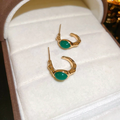 Pendientes De Botón En Forma De C Retro Aleación Dorada Textura Lava Resina Verde Con Poste De Plata Geométrico Vintage Para Mujeres