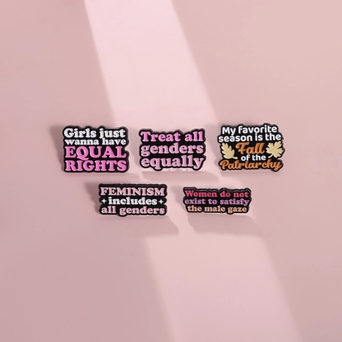 Pin De Esmalte Feminista Insignia Aleación Lema Igualdad De Género Alfileres De Solapa Para Ropa Mochila Chaqueta Accesorio