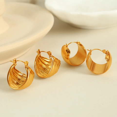 Minimalistische C-Förmige Creolen Aus Edelstahl Für Damen Vergoldete Gerippte Glatte Geometrische Ohrclips Mode Schmuck Zubehör Geschenk