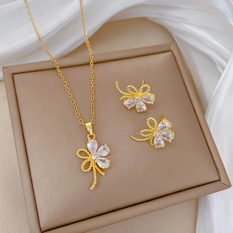 Parure de Bijoux en Cuivre et Acier Titane Forme Fleur pour Femme Collier et Boucles d'Oreilles Pétales Creux Strass Bijoux de Mariage