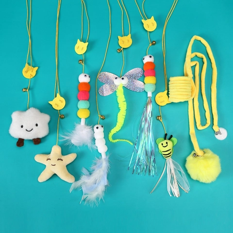 Giocattolo Appeso Per Gatti Ventosa Corda Elastica Peluche Piuma Forme Cartone Animato Interazione Campanello Gioco Esercizio Gattino
