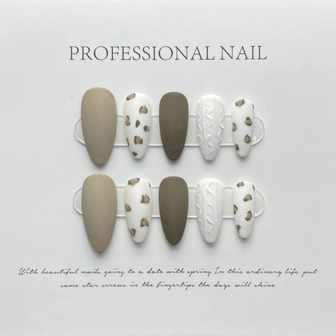 Ongles À Presser Amande Mats Imprimé Léopard Brun Et Relief Pull 3D Faux Ongles Faits À La Main Pour Femmes
