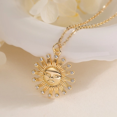 Collana Con Pendente Viso Di Sole Placcata Oro 18K Rame Zirconia Celeste Boho Gioielli Di Moda Per Donna