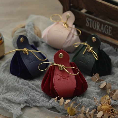 Velvet PU Leather Wedding Favor Bags Drawstring Candy Gift Pouch With Artificial Pearl Tag Button Closure Party Souvenir