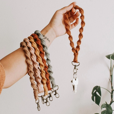 Boho Macrame Wristlet Keychain Hand Woven Cotton Rope Lanyard Spiral Weave Vintage Bronze Hardware Accessory For Keys Bags
