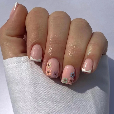 Short Square Press On Nails Pink French Tip With 3D Floral Designs And Glitter Rhinestones For Women Daily Nail Art Decoration