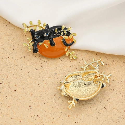 Spilla In Smalto Gatto Carino Pin Lega Animale Cartone Animato Accessorio Per Abbigliamento Donna Uomo Gioielli Kawaii