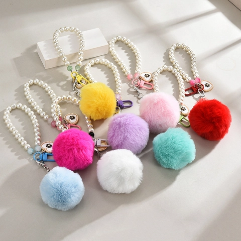 Simpatico Ciondolo Portachiavi con Palla di Peluche e Perla Artificiale Catena per Cellulare a Forma di Cuore con Camelia