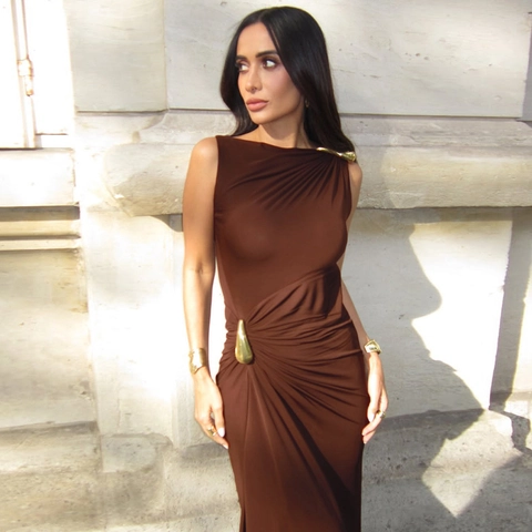Women Sexy Sleeveless Ruched Bodycon Maxi Dress Metal Buckle Decoration Slim Fit Polyester Spandex Elegant Evening Party Dress
