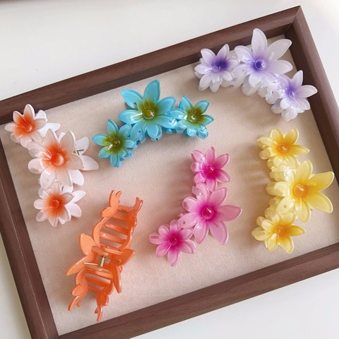 Flower Hair Claw Clip Resin Candy Color Large Shark Clip For Women Hair Styling Headwear Elegant Frosted Hair Grab Accessory