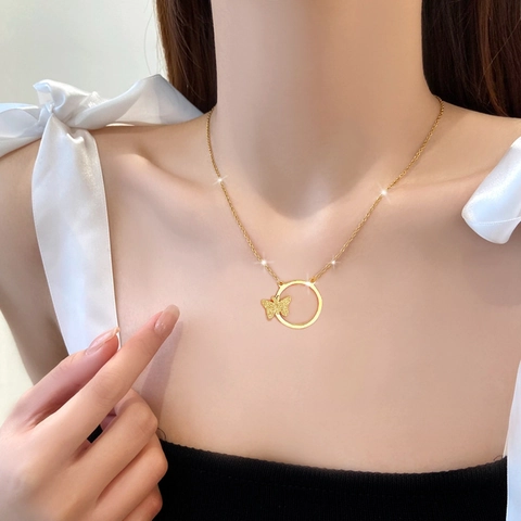Collar Con Colgante De Mariposa Y Círculo Acero De Titanio Minimalista Elegante Cadena Para Mujer