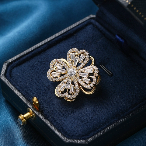 Eleganter Rotierender Vierblättriger Blumen Herz Brosche Für Damen Glänzende Zirkonia Kupfer Vergoldet Pin Hochzeit Schmuck
