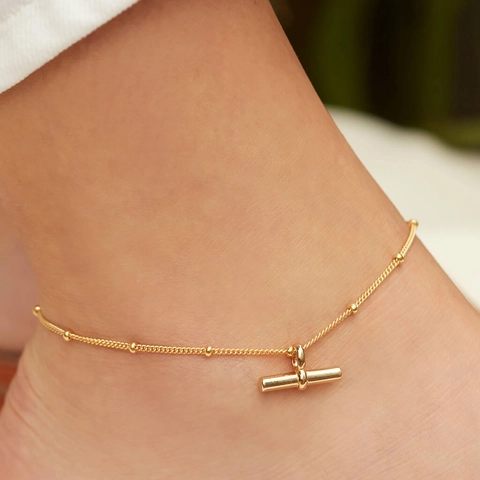 Cavigliera Minimalista in Acciaio al Titanio Con Ciondolo a T per Donna Catena a Sfere Placcata Oro 18K Regolabile