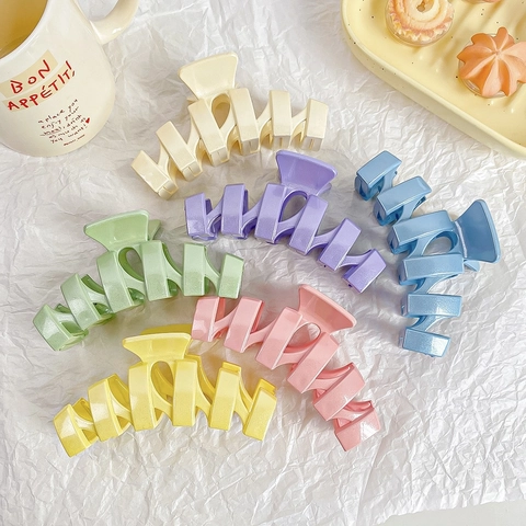 Elegante Pinza de Pelo Grande Mujer Textura Perla Mate Hueco Geométrico Clip de Tiburón Dulce Agarre de Pelo Accesorios de Cabello
