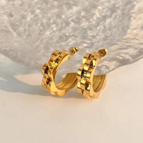 Chunky C-Shaped Hoop Earrings Vintage Wide Metal Watchband Style Gold Plated Titanium Steel Bold Minimalist