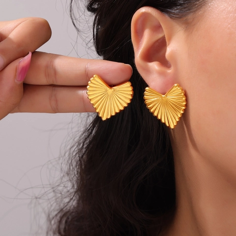 Pendientes Retro Franceses En Forma De Corazón Y Abanico Acero De Titanio Chapado En Oro Textura Plisada Joyas Geométricas Con Diamante Checo Para Mujeres