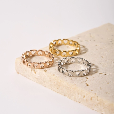 Hollow Heart Stainless Steel Ring Waterproof 18K Gold Plated Cutout Heart Band Minimalist Jewelry For Women Elegant