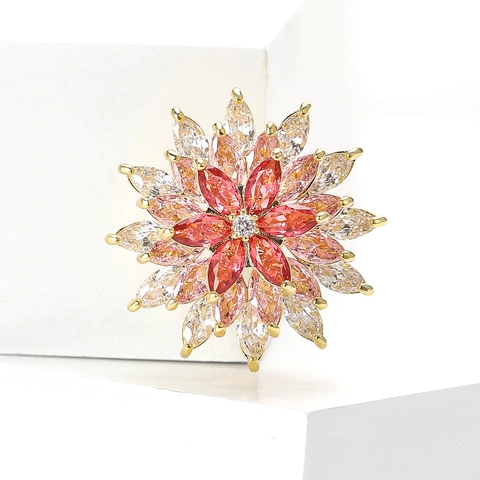 Élégante Broche Rotative en Forme de Flocon de Neige pour Femme en Cuivre avec Zircone Incrustée Cristal Bijoux de Mariage Fête
