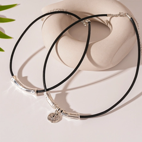 Collana Pendente Cavallo Tondo Vintage Lega Corda In Pelle Tubo Metallico Geometrico Choker Per Donne Stile Etnico Minimalista