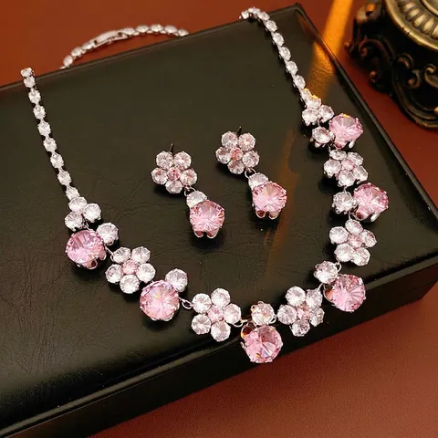 Collier Et Boucles D'oreilles Fleurs Pour Femmes Cuivre Zircone Élégant Luxe Style Cour Accessoire Bijoux