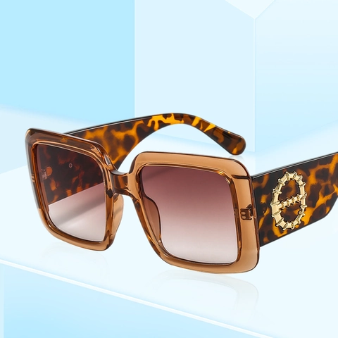 Large Square Sunglasses Fashion UV400 Protection PC Frame With Metal Ring Decoration For Women Men Retro Gradient Lens