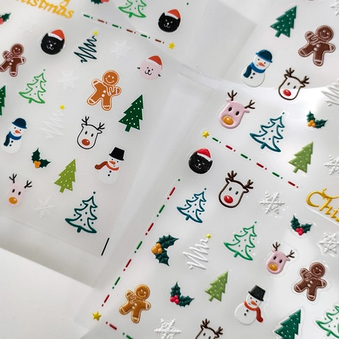 Autocollants Art Des Ongles Noël 3D Gaufré Relief Auto-Adhésif Dessin Animé Père Noël Bonhomme De Neige Renne PET Décor