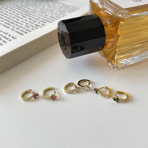 Orecchini A Cerchio In Argento Sterling 925 Con Fiori E Zirconi Gioielli Huggie Floreali Per Donna