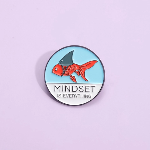 Ronde Emaille Pin Legering Mindset Is Everything Vis Met Haaienvin Motiverende Badge Creatief Accessoire
