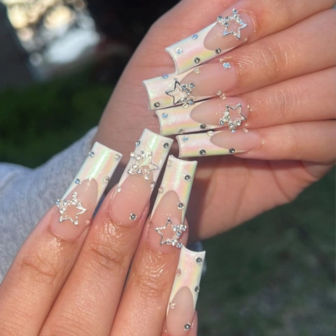 Faux Ongles Longs Carrés French Tip Blanc Irisé Avec Strass Étoilés Ongles Artificiels Élégants Style Tendance Pour Femmes