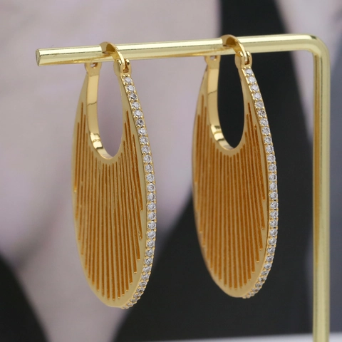 Orecchini a Cerchio in Ottone Placcato Oro 18K per Donna Design Ovale a Righe Strass Intarsiato Gioielli di Moda per Feste
