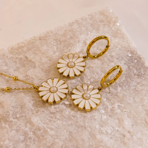 Sweet Daisy Flower Necklace And Earrings Stainless Steel 14K Gold Plated White Enamel Shell Artificial Pearl Floral Jewelry For Women