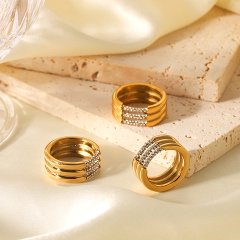 Anello In Acciaio Inossidabile A Triplo Strato Placcato Oro 18K Con Zirconi Gioielli Stile Ins Per Donne