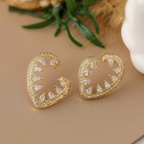 Vintage Geometric Brass Stud Earrings For Women With Zircon And White Faux Artificial Pearl Accents Luxury Ins Style Jewelry