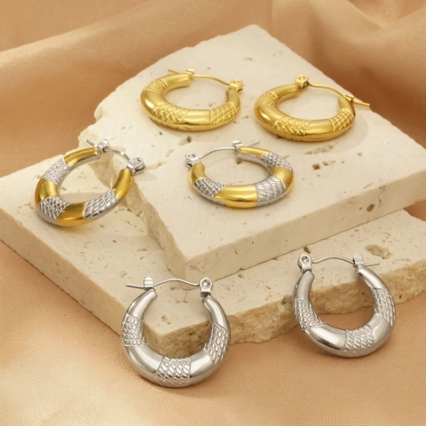 U-Shaped Hoop Earrings Stainless Steel 18K Gold Plated Snake Texture Embossed Vintage French Style Chunky For Women