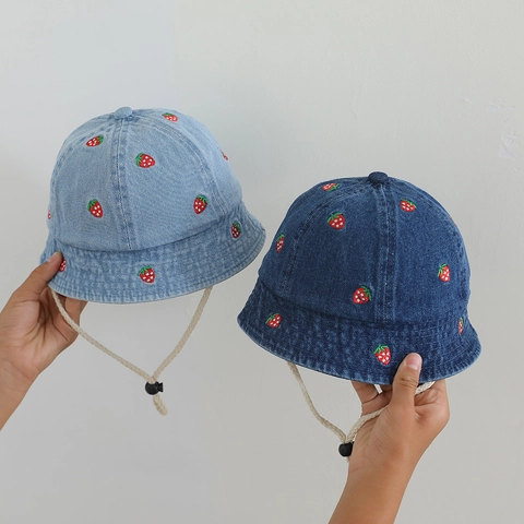 Cappello Alla Pescatora In Denim Di Cotone Per Bambini Ricamo Fragola Capybara Regolabile Antivento Cappello Da Sole Neonati